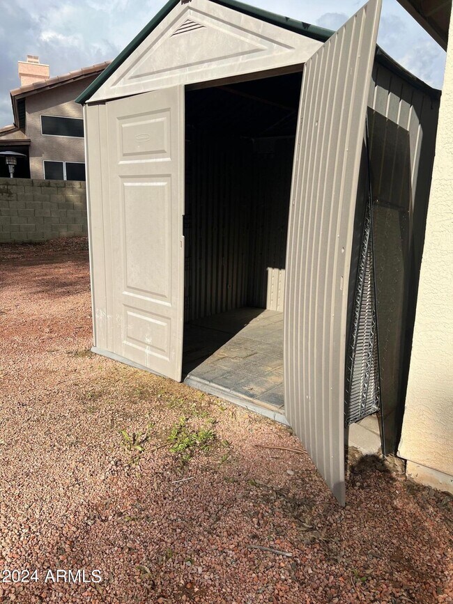 Photo - 820 N Swallow Ln