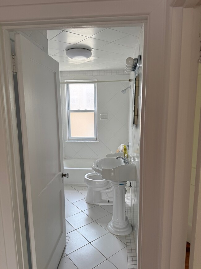 Photo - 606 Penfield Ave Unit 3