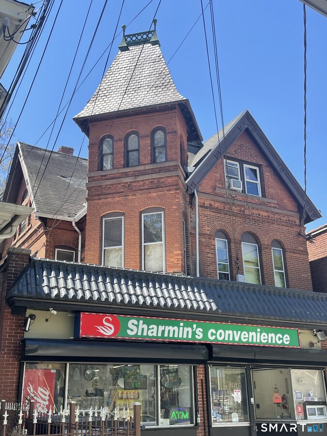 Photo - 1562 Chapel St