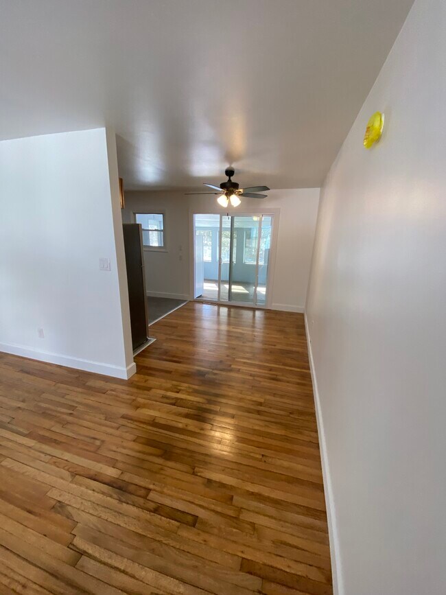 Photo - 85 Trottingham Ct