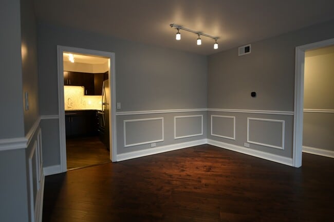 Photo - 2739 W Glenlake Ave Unit 2W