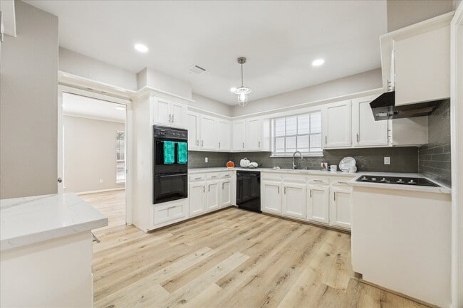 1502 Big Horn Dr