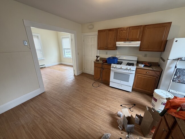 Photo - 569 Main St Unit B1