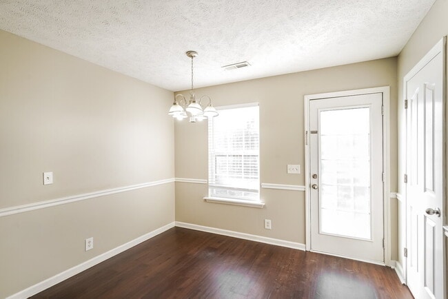 Photo - 8009 Maggie Ct