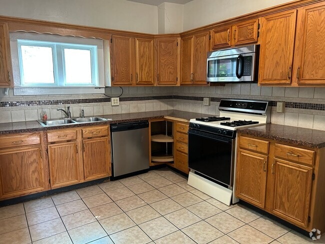 Building Photo - Welcoming 3 Bedroom in Lancaster City Rental