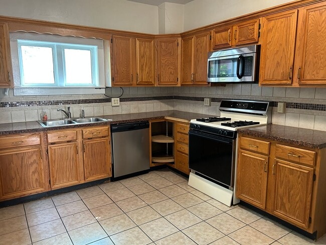 Welcoming 3 Bedroom in Lancaster City - Welcoming 3 Bedroom in Lancaster City House