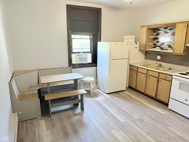 Photo - 109 N Jefferson St