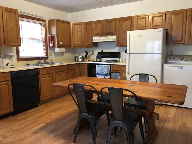 Photo - **SCHOOL YEAR RENTAL-TWO STUDENT MAX** AVAILABLE MID-AUGUST TO MID-MAY