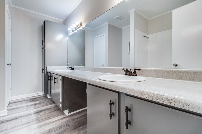 Photo - Beautiful and Spacious! Freshly Renovated... Unidad 46