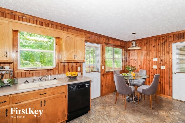 Photo - 115 River Trace Dr