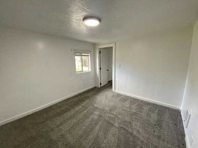 Photo - 452 Alder St Unit 472