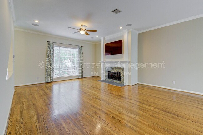 Photo - 302 Fargo St