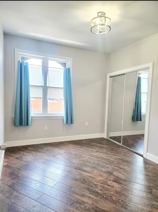 Photo - 5147 Catharine St Unidad 2