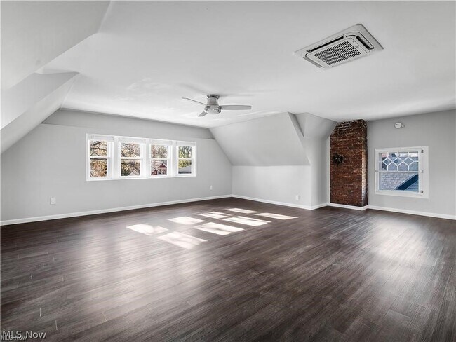 Photo - 6110 W Clinton Ave Unidad 3