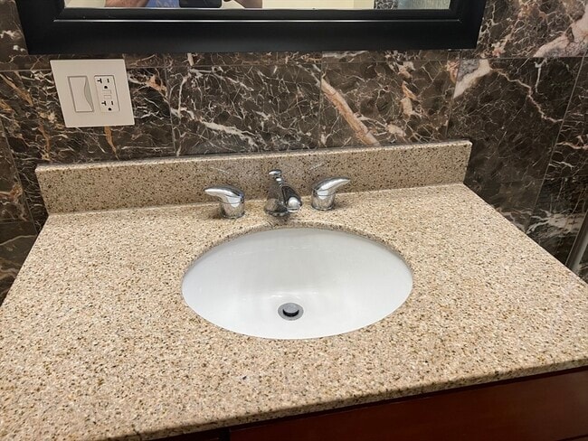 Photo - 194 Auburn St Unit 2