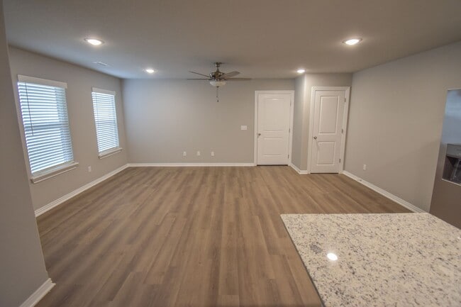 Photo - 3 Bedroom 2 Bath Duplex in Prairie Grove!!