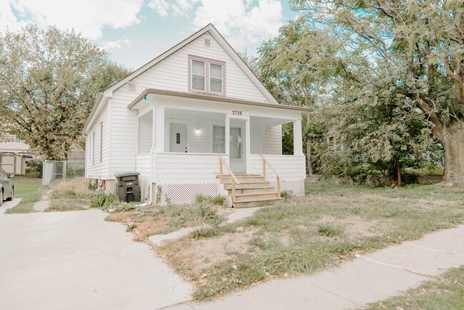 Building Photo - 2728 N 65th Ave