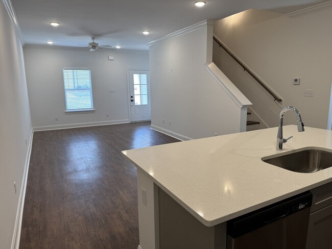 Photo - 671 Cottage Grv Cir