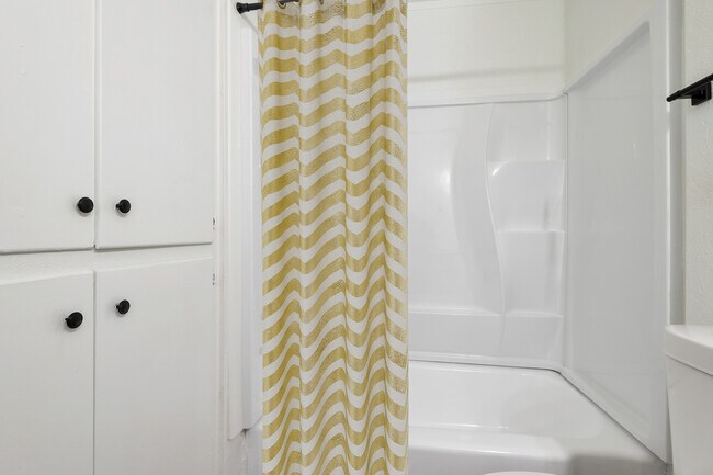 Photo - 60 On Roger Apartments