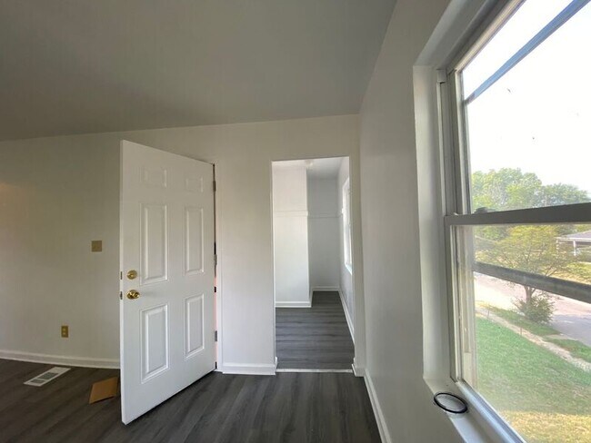 Photo - 108 Columbian Ave