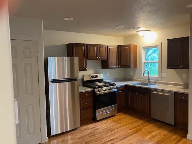 Building Photo - 626 Vattier St Unit #2