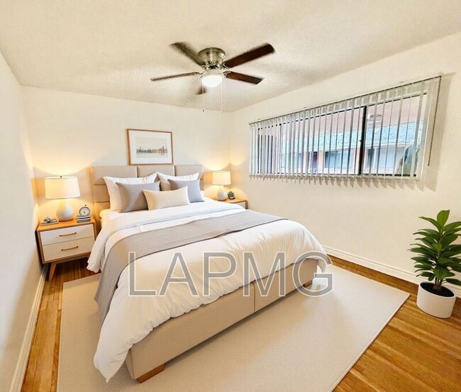 Photo - 956 Wilcox Ave