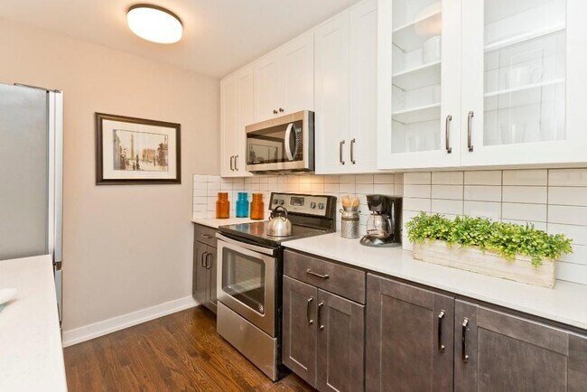 Photo - 5536 N Sheridan Rd