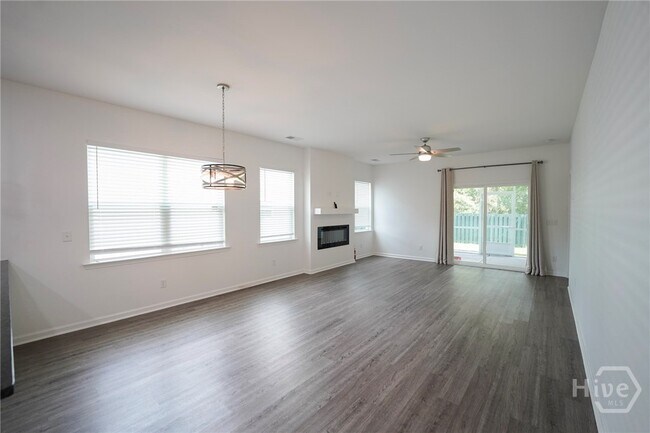 Photo - 24 Crown Ct Townhome