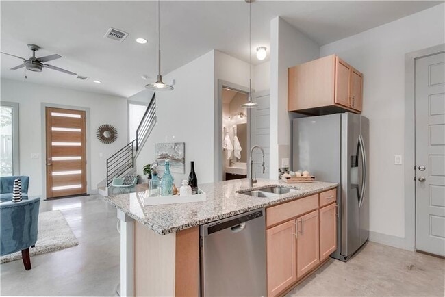 Kitchen - 900 Banister Ln Unit H