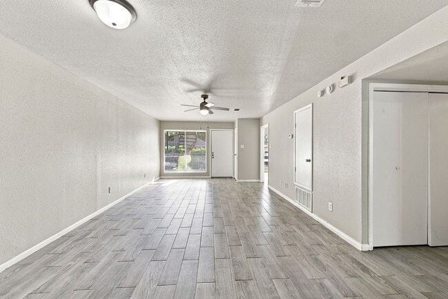 Photo - 4023 Briarglen Dr Unit 1