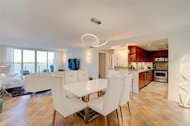 Photo - 10350 W Bay Harbor Dr Unidad 4T