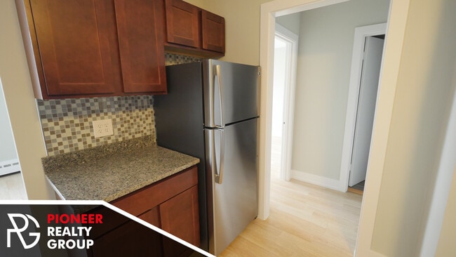 Photo - 433 W Wellington Ave