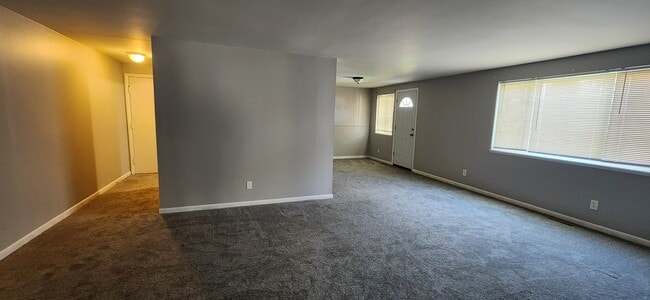 Building Photo - 103 Denrose Dr Unit 103