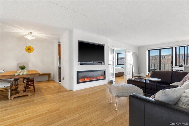 Photo - 1085 Warburton Ave Unit 304