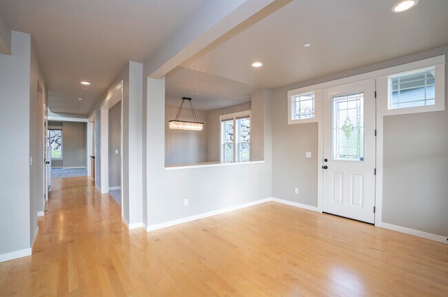 Photo - 1749 Skyline Ridge Ln SW