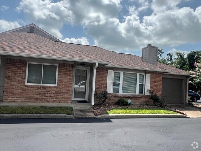 Building Photo - 14020 Schroeder Rd Unit 143 Rental