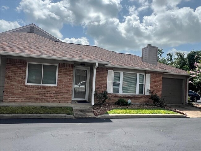 Photo - 14020 Schroeder Rd Condo Unit 143