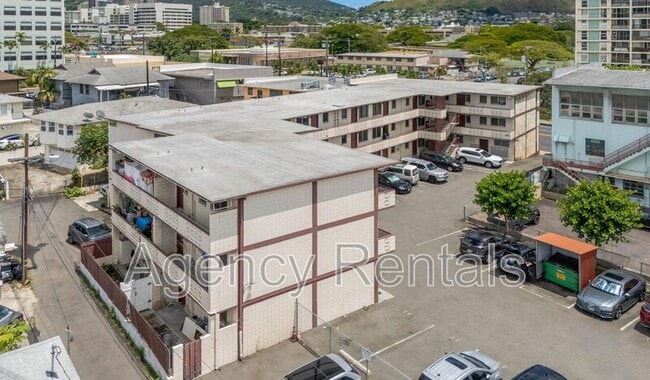 Building Photo - 1438 Liliha St Unit 209