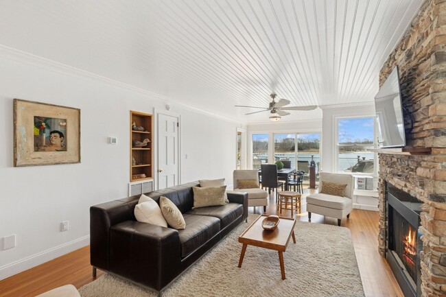 Photo - 80 Towd Point Rd House