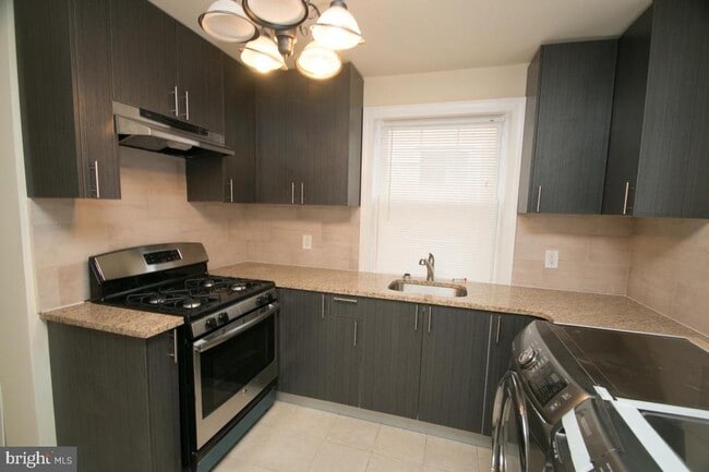 Photo - 606 Reed St Apartment Unit 3RD FL