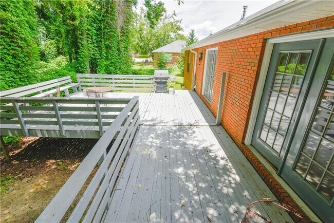 Photo - Duplex Available in August!