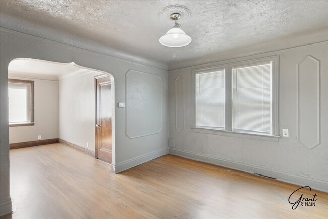 Photo - 14027 Montrose St