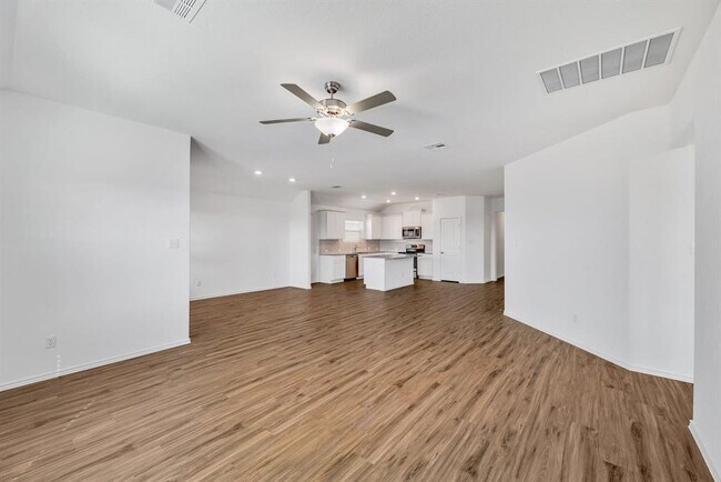 Photo - 303 Chickasaw Ln