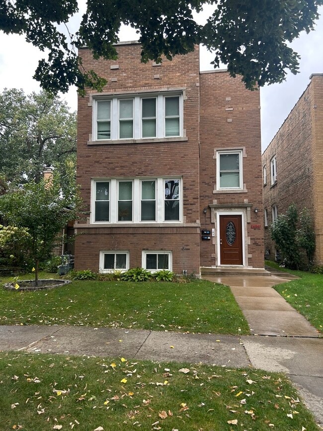 Photo - 9230 Harding Ave