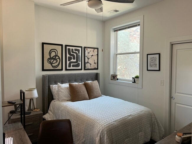 Dormitorio principal - 161 W Schiller St Unidad 4