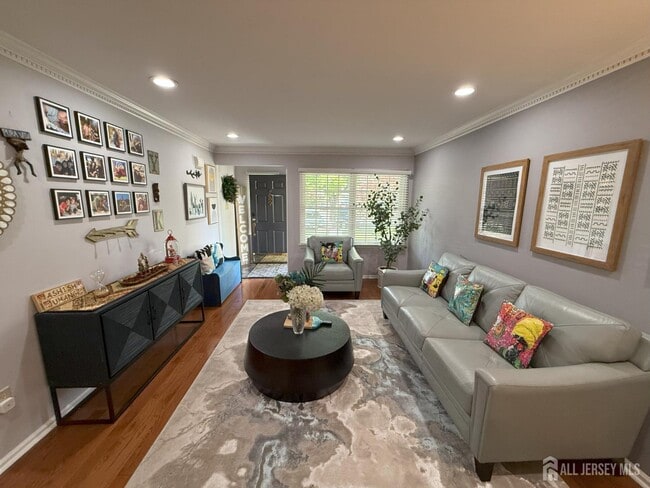 Photo - 37 Dorchester Dr