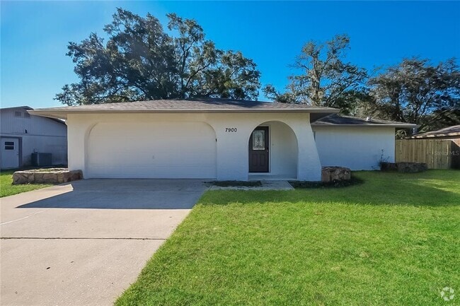 Building Photo - 7900 Lightfoot Dr Rental
