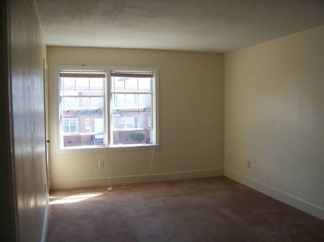 Living Room - The Gardens of Tifton Apartments