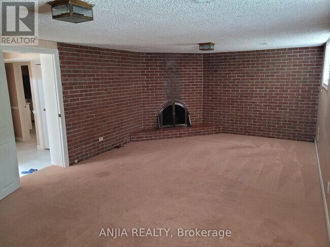 Photo - 1299 Shamir Crescent