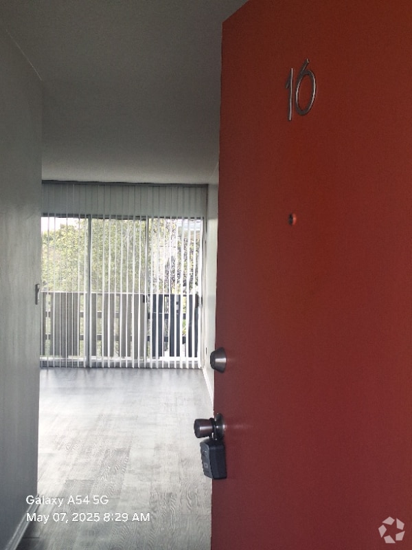 Building Photo - 609 De La Vina St Unit 16 Rental